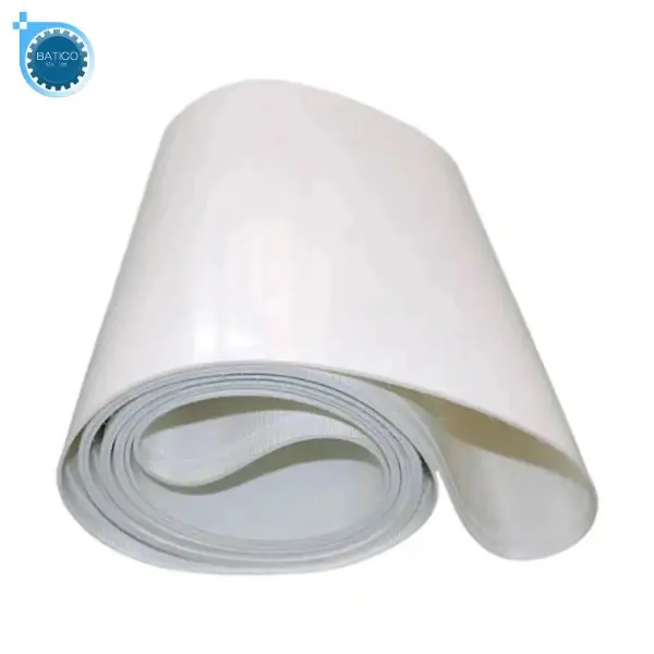 Băng tải PVC trắng hai mặt trơn c&oacute; bề mặt nhẵn, ph&ugrave; hợp với nhiều d&acirc;y chuyền sản xuất y&ecirc;u cầu vệ sinh
