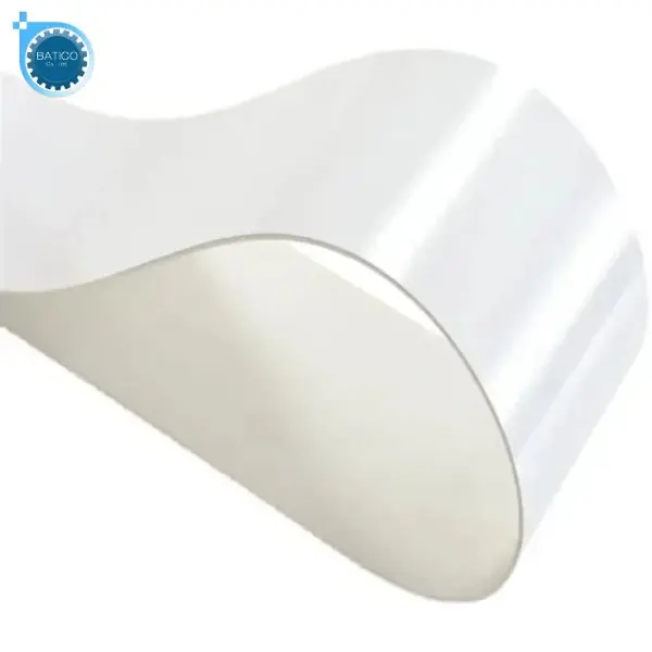Băng tải PVC trắng hai mặt trơn ph&ugrave; hợp với d&acirc;y chuyền chế biến thực phẩm cần vệ sinh thường xuy&ecirc;n
