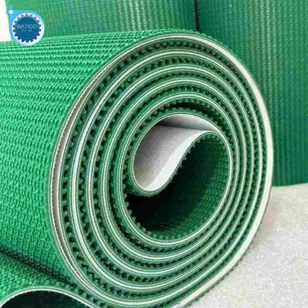 Băng tải PVC nh&aacute;m ứng dụng trong sản xuất v&agrave; vận chuyển h&agrave;ng h&oacute;a