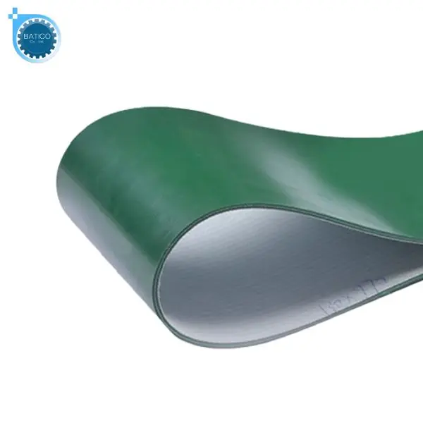 Băng tải PVC xanh trơn được ứng dụng trong c&aacute;c d&acirc;y chuyền sản xuất, đ&oacute;ng g&oacute;i v&agrave; lắp r&aacute;p c&ocirc;ng nghiệp