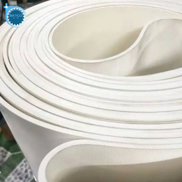 Hệ thống băng tải PVC được thiết kế theo th&ocirc;ng số kỹ thuật, đ&aacute;p ứng nhu cầu vận chuyển h&agrave;ng h&oacute;a trong nh&agrave; m&aacute;y