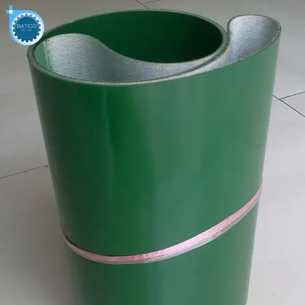 Băng tải PVC m&agrave;u xanh được ứng dụng phổ biến trong c&aacute;c d&acirc;y chuyền sản xuất v&agrave; vận chuyển nguy&ecirc;n vật liệu