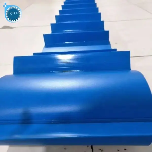 Băng tải PVC m&agrave;u xanh dương ph&ugrave; hợp với từng hệ thống vận chuyển